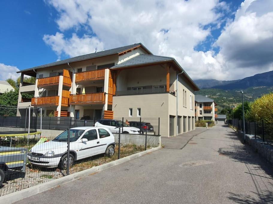 Superbe T2 Duplex Vue Sur Les Montagnes Apartman Chorges Kültér fotó