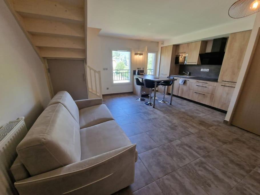 Superbe T2 Duplex Vue Sur Les Montagnes Apartman Chorges Kültér fotó