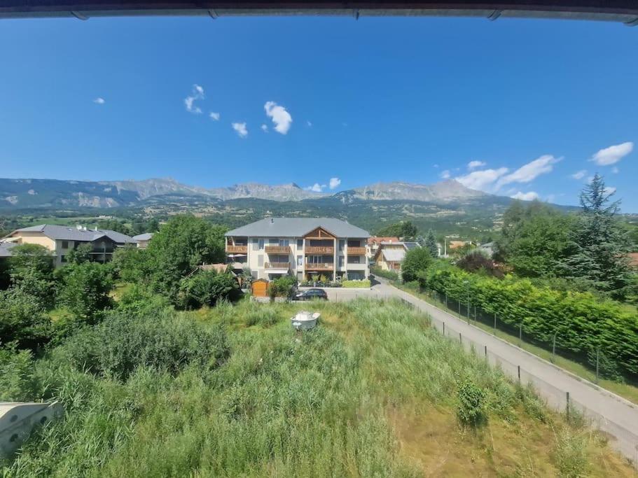 Superbe T2 Duplex Vue Sur Les Montagnes Apartman Chorges Kültér fotó