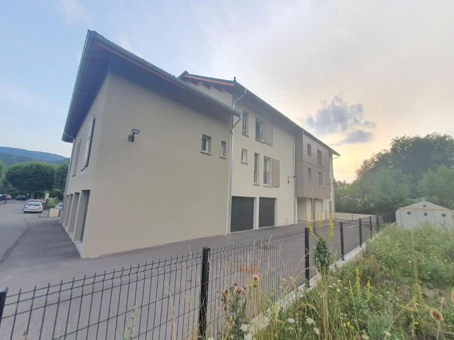 Superbe T2 Duplex Vue Sur Les Montagnes Apartman Chorges Kültér fotó